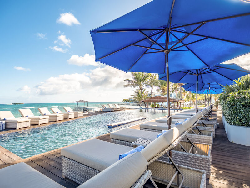 Adult-Only Infinity Pool at Hodges Bay